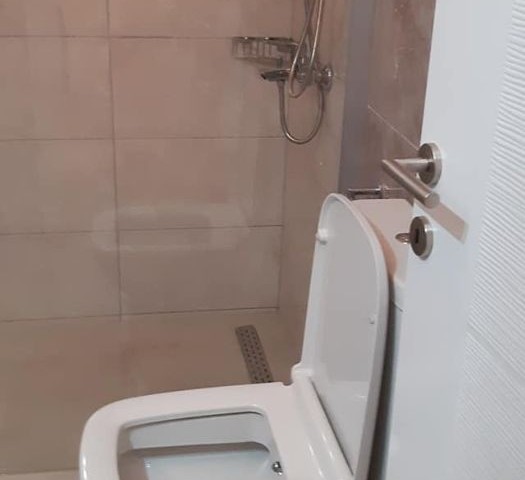 -HEMEN MÜSAİT - KÜÇÜK KAYMAKLI Bölgesi Duraklara Yakın Mesafede 2+1 Kiralık full eşyalı daire.