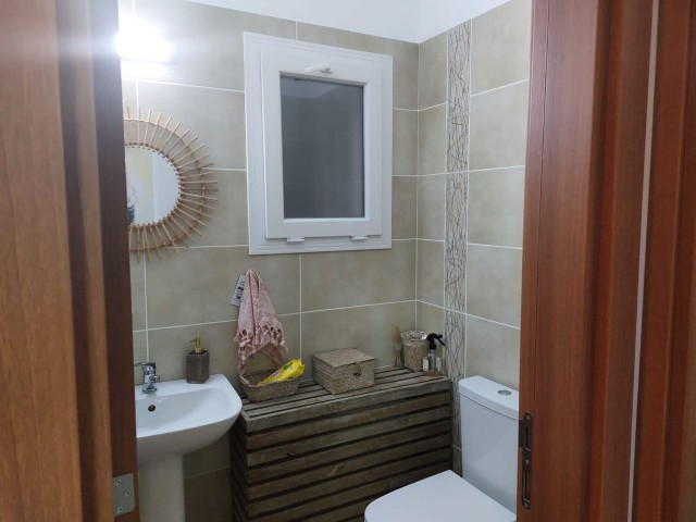 -01 EYLÜL'DE MÜSAİT - ORTAKÖY Bölgesi Duraklara Yakın Mesafede 3+1 Kiralık full eşyalı daire. 4 KİŞİ KALABİLİR.