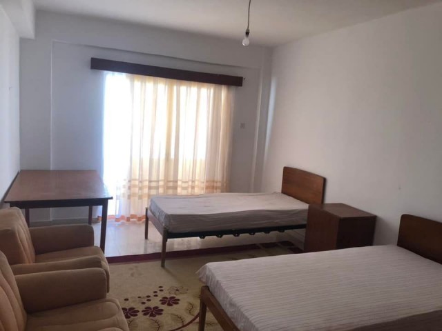 - 4 + 1 KIRALIK Apartment, 7 Minutes Walk From School Services And Markets in the Gönyeli Region, Spacious Apartment With 8 Beds, 2 Toilets, 4 Balconies, Where 8 People Can Easily Stay… ** 