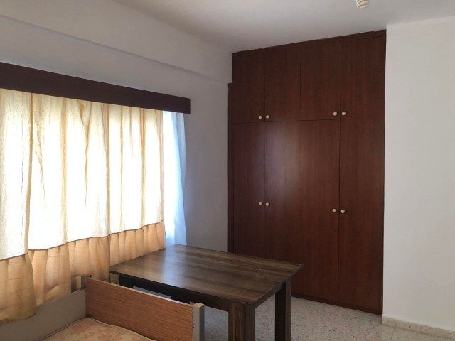 - 4 + 1 KIRALIK Apartment, 7 Minutes Walk From School Services And Markets in the Gönyeli Region, Spacious Apartment With 8 Beds, 2 Toilets, 4 Balconies, Where 8 People Can Easily Stay… ** 