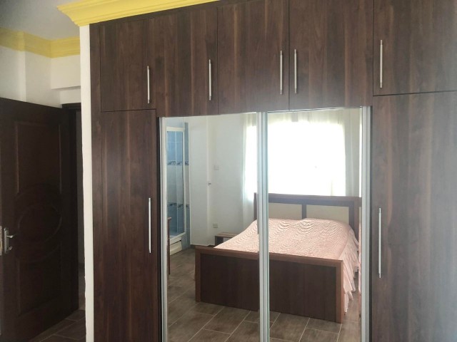 -Hemen Müsait HAMİTKÖY Bölgesinde Okul Servisleri ve Marketlere 5 Dakika Mesafede Aile Apartmanında KIRALIK Full Eşyalı Lüks 3+1 Apartman Dairesi