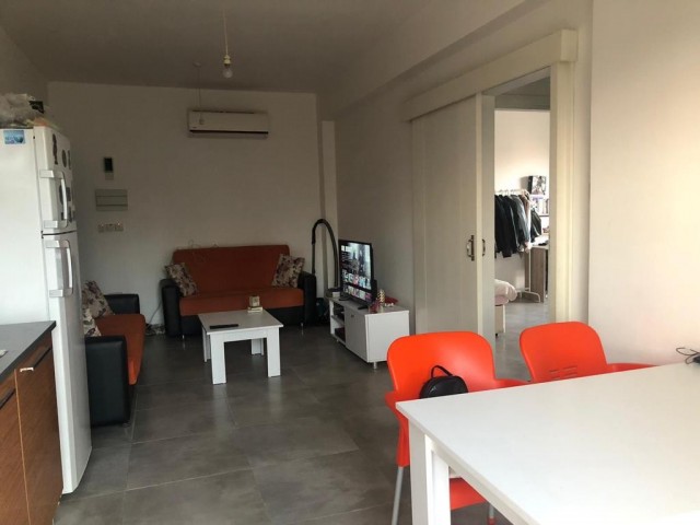 آپارتمان کاملاً تازه مبله جدید 2+1 آپارتمان برای اجاره در Küçük Kaymaklı، 5 دقیقه با اتوبوس مدرسه و بازار.