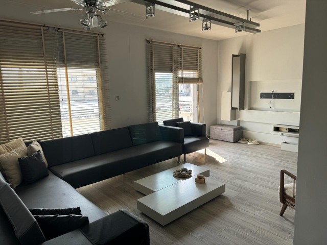 - 3+1 Fully Furnished LUXURY Apartment in KÜÇÜK KAYMAKLI Area… WITH COMMERCIAL PERMIT. IT CAN ALSO BE RENTED COMMERCIALLY ON THE 1ST FLOOR ABOVE THE MAIN ROAD.