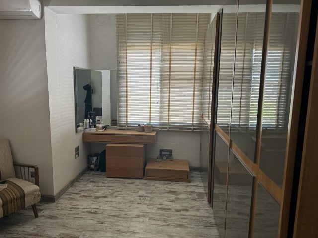 - 3+1 Fully Furnished LUXURY Apartment in KÜÇÜK KAYMAKLI Area… WITH COMMERCIAL PERMIT. IT CAN ALSO BE RENTED COMMERCIALLY ON THE 1ST FLOOR ABOVE THE MAIN ROAD.