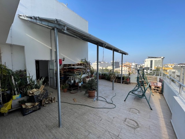 3 SCHLAFZIMMER PENTHOUSE ZU VERKAUFEN IM ZENTRUM VON FAMAGUSTA 