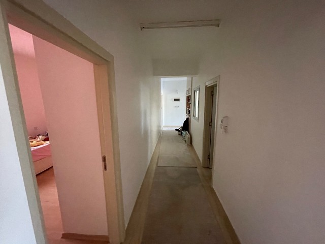 3 SCHLAFZIMMER PENTHOUSE ZU VERKAUFEN IM ZENTRUM VON FAMAGUSTA 