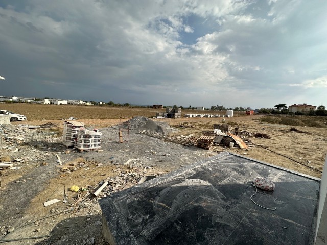 İSKELE BOGAZ REGION NEUES PROJEKT 2+2 und 3+2 FREISTEHENDE KELLERGESCHOSS- UND TERRASSENHÄUSER MIT MEER- UND BERGBLICK