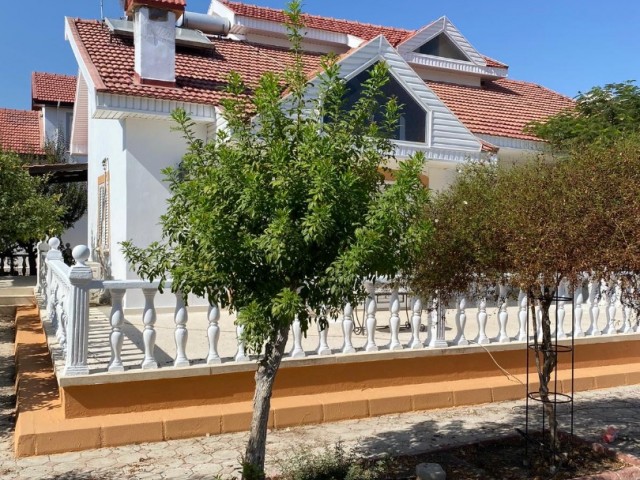 5+1 EINFAMILIENHAUS ZUM VERKAUF IN DER UMGEBUNG İSKELE BOGAZ, IN FÜHRLICHER ENTFERNUNG ZUM MEER