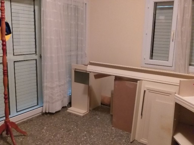 Aşağı Bostancıda Ana Cadde üzeri 4+2 Bahçeli Lüks Müstakil Ev/Villa