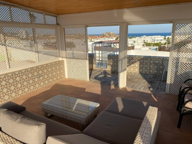 One bedroom apartment with roof terrace in 100 m distance from the beach