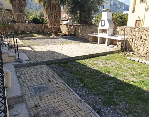 VILLA FOR SALE WITH A LARGE GARDEN IN OZANKÖY, GIRNE