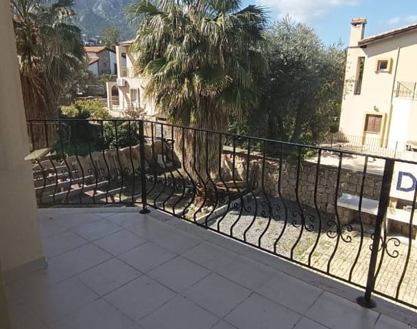 VILLA ZU VERKAUFEN MIT GROSSEM GARTEN IN OZANKÖY, GIRNE