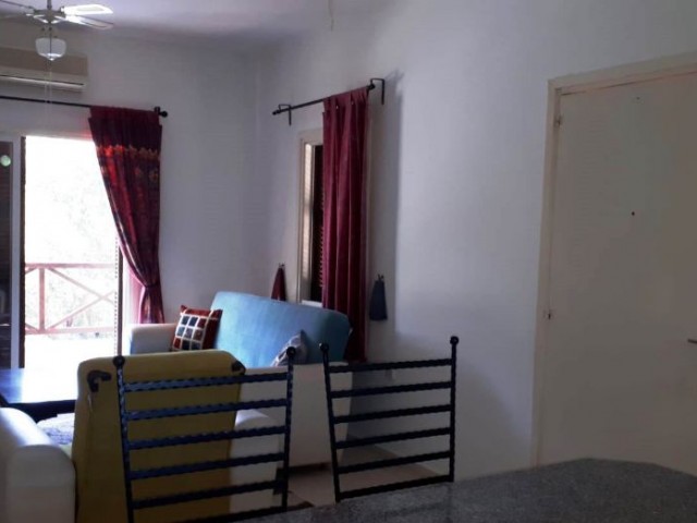 Unsere 3-Zimmer-Wohnung mit Pool in Kyrenia-Chatalkoy steht zum Verkauf.Für weitere Informationen und vor Ort zu sehen, wenden Sie sich bitte an 05338334049. ** 