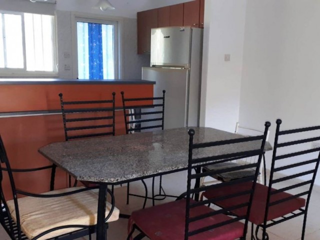 Unsere 3-Zimmer-Wohnung mit Pool in Kyrenia-Chatalkoy steht zum Verkauf.Für weitere Informationen und vor Ort zu sehen, wenden Sie sich bitte an 05338334049. ** 