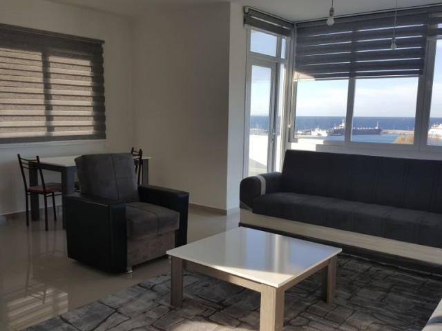 Girne merkezde  2 yatak odalı 2 banyolu deniz manzaralı  ful eşyalı dairemiz kiralıktır Detaylı bilgi için ve yerinde  görülmesi için 05338334049