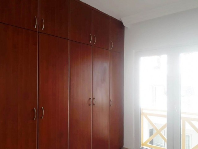 Please contact us about our 3 bedroom 135 m square apartment with sea view in Kyrenia Yeniliman district ** 