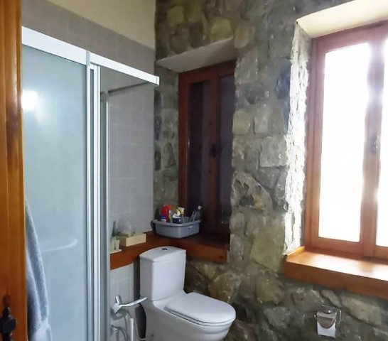 Don't you want a private life hidden right here....3 Bedroom stone house in elm. ** 