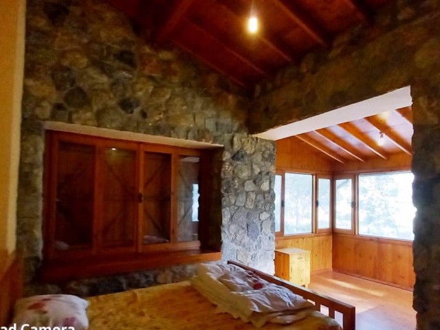 Don't you want a private life hidden right here....3 Bedroom stone house in elm. ** 