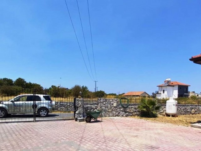 3+2 Classic Bungalow  with very easy access in a decent area of ​​Girne-Lapta