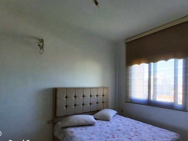 Girne -Karmarket bölgesinde 2 yatak odalı yeşillik şehir manzaralı önü açık ful eşyalı daire