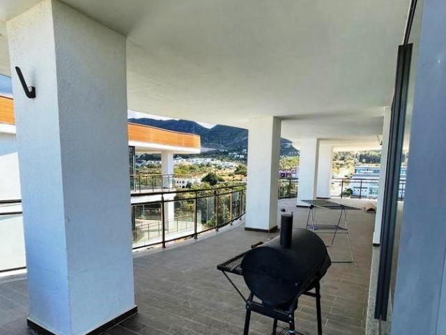 Luxus-Residenz im Zentrum von Kyrenia Luxus-Wohnung mit Balkon 200 mk +120 mk mit Panoramablick auf die villa Geschmack. ** 