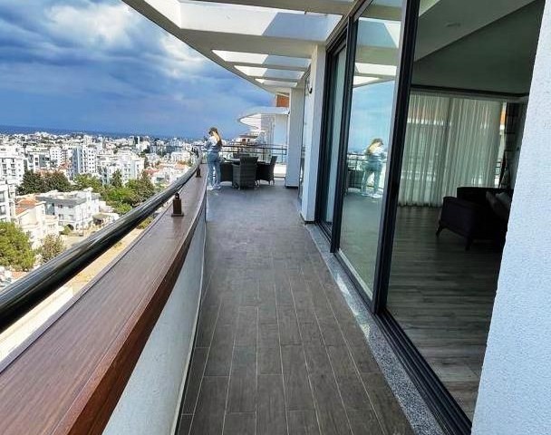 Luxury apartment with panoramic view 200 mk +120 mk balcony in a luxury residence in the center of Kyrenia. ** 