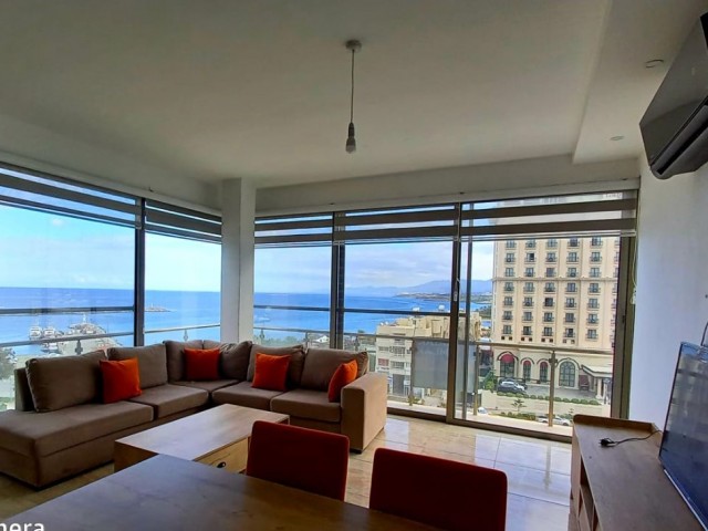 Kyrenia-im neuen Hafengebiet / Lordpalace hotel / 2-Zimmer-Wohnung mit Blick auf das Meer-Berg-Stadt