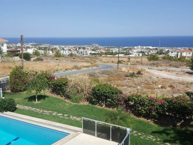 4 + 1 Villa + utility house with an unobstructed view in the elite area of Çatalkoyun. **  ** 