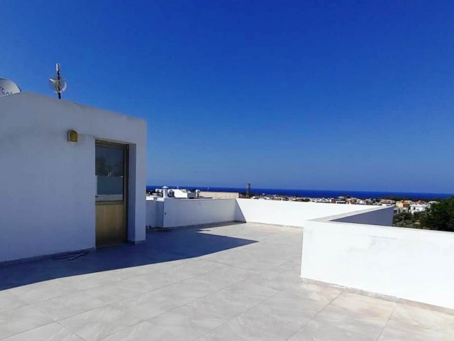 1-Zimmer-Apartments mit Garten und Terrasse mit türkischer Urkunde für Investitionen am Eingang der Kyrenia-Olivenhain-bucht. **  ** 