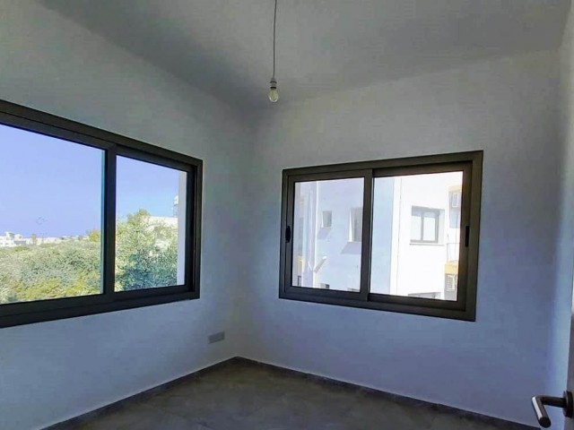 1-Zimmer-Apartments mit Garten und Terrasse mit türkischer Urkunde für Investitionen am Eingang der Kyrenia-Olivenhain-bucht. **  ** 
