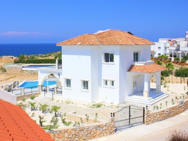 Girne-Esentepe de Deniz kenarı  güzel bir villa.