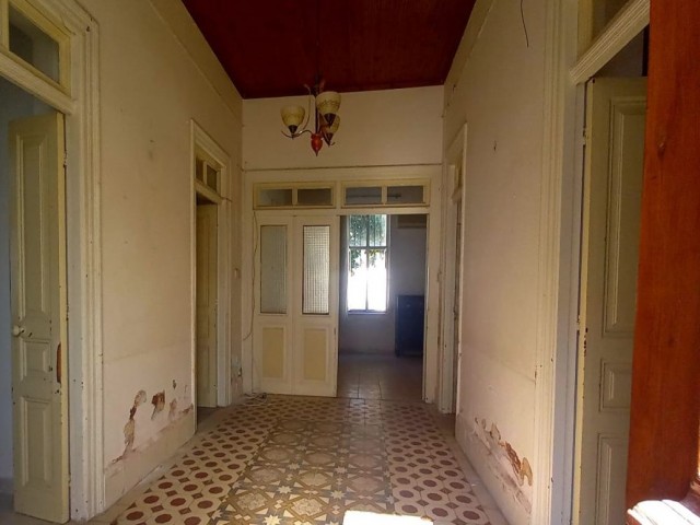 An old CYPRUS HOUSE in the heart of Kyrenia, suitable for investment and living.