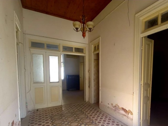 An old CYPRUS HOUSE in the heart of Kyrenia, suitable for investment and living.