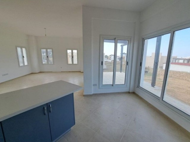 Girne-Tatlı su bölgesinde  Deniz e yakın 3+1 Bungalow