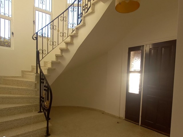 4+1 UNFURNISHED VILLA CLOSE TO OLD ENGLISH SCHOOL IN GIRNE-BELLAPAIS AREA