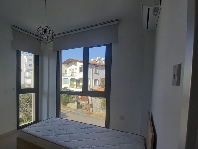 2+1 полностью меблированная квартира в центре Кирении Подходит для инвестиций и проживания. Пожалуйста, свяжитесь с нами для получения подробной информации и просмотра на месте