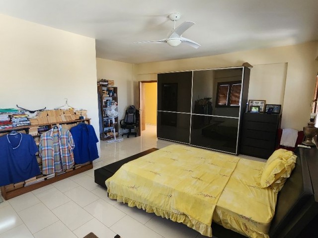 3 floored villa for sale only 2 minutes away from the beach!