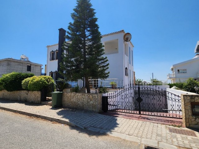 3 floored villa for sale only 2 minutes away from the beach!