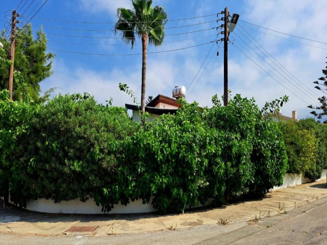 Ein Haus in der Nähe der Hauptstraße und des Meeres in Kyrenia-Çatalkoy, zum Preis eines zweistöckigen Hauses ... Unumgängliche Gelegenheit!!!!