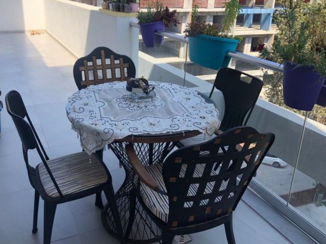Cute 2+1 flat with large terrace in the center of Kyrenia, within walking distance of Piabella-Paşa-Lordpalace hotels. A good opportunity for investment!!!!!