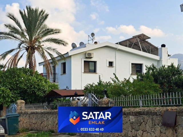 STANDORT!!!!ESK in Kyrenia – Schönes, geräumiges Einfamilienhaus mit 4 Schlafzimmern, privatem Pool, 4 Badezimmern und Toiletten, in der Nähe des Zentrums von Kyrenia
