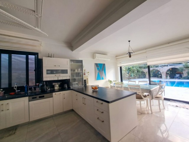 LOCATION!!!!!ESK in Kyrenia - Beautiful spacious Detached house with 4 bedrooms, private pool, 4 bathrooms and toilets, within easy reach of Kyrenia center