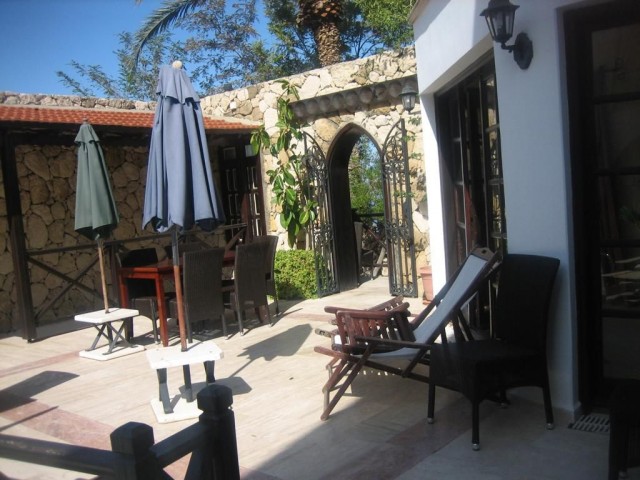 Bellapais, die paradiesische Region Kyrenia, betriebsbereites Boutique-Hotel mit 20 Zimmern