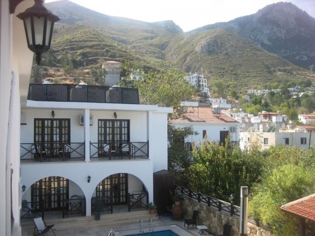 Bellapais, die paradiesische Region Kyrenia, betriebsbereites Boutique-Hotel mit 20 Zimmern