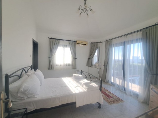 Luxury villa with 5 bedrooms, with the possibility of turning it into a boutique hotel, within easy access to Çatalköy center and the beach, Elite region of Kyrenia