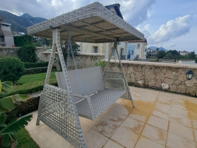 Wunderschöne Villa mit 4 Schlafzimmern und Meerblick auf der Bergseite von Çatalkoy, Elite-Gebiet von Kyrenia