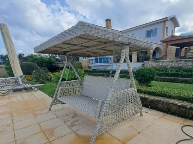 Wunderschöne Villa mit 4 Schlafzimmern und Meerblick auf der Bergseite von Çatalkoy, Elite-Gebiet von Kyrenia