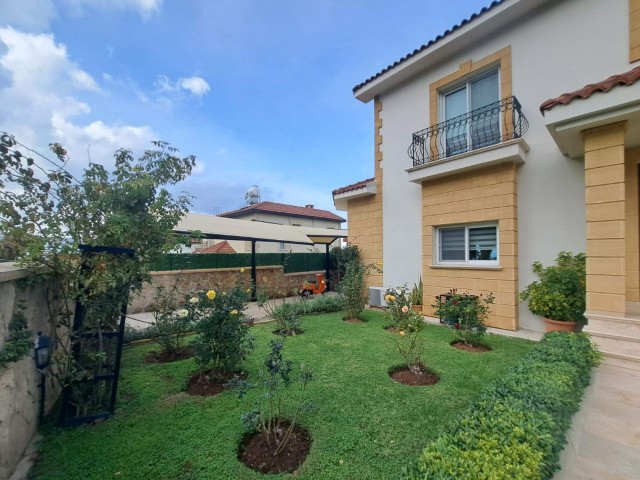 Wunderschöne Villa mit 4 Schlafzimmern und Meerblick auf der Bergseite von Çatalkoy, Elite-Gebiet von Kyrenia