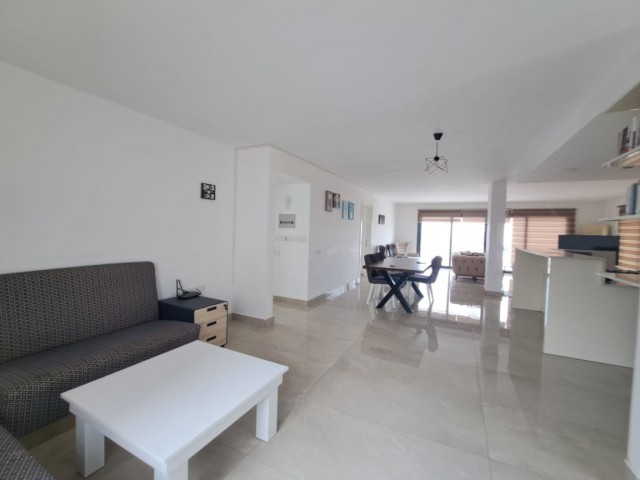 155mk 3+1 Penthouse mit freiem Blick im Zentrum von Kyrenia