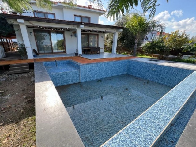 3 bedroom, 3 bathroom villa in Kyrenia-Çatalkoy, within walking distance to the main road and markets